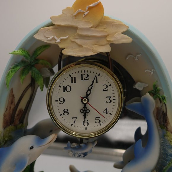 Dolphin Pendulum Clock - Picture 13 of 16
